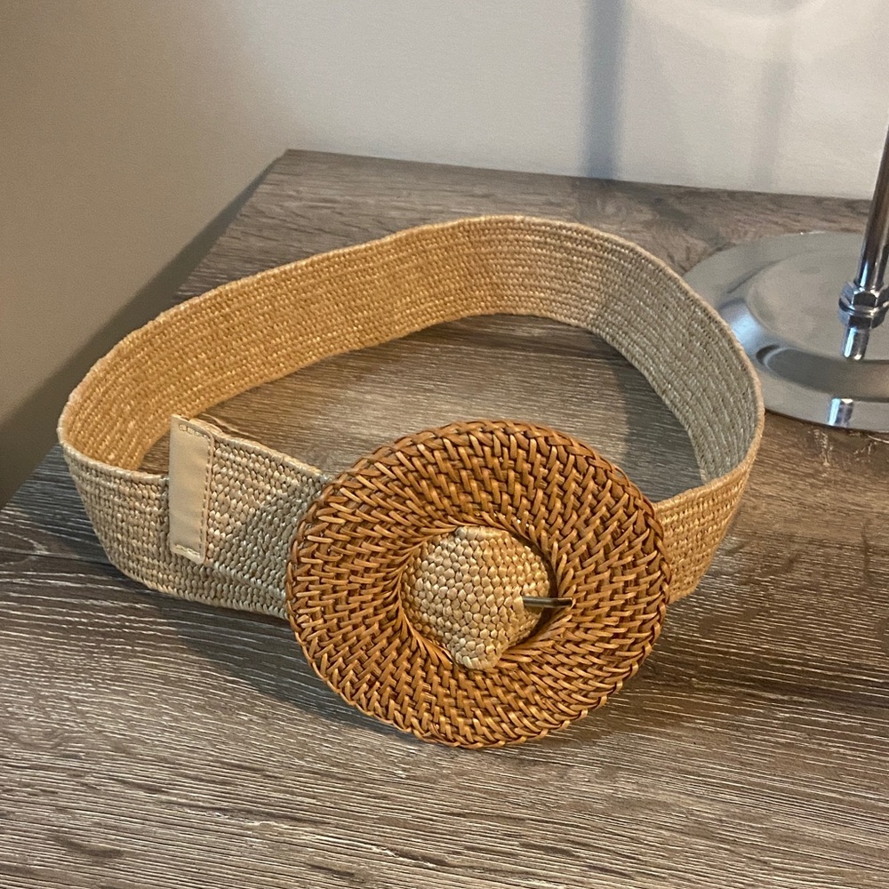 Woven Natural Straw Belt with Round Buckle - Tan - Picture 4 of 5